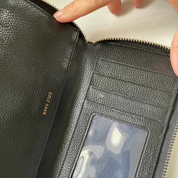 Cole Haan leather wallet - Picture 5 of 6